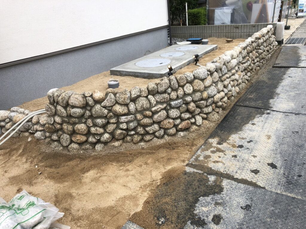 有限会社 吉田石材店 玉石土留め